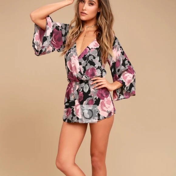 NWT Lulu’s What's Bloomin' Black Floral Print Romper - Picture 11 of 12